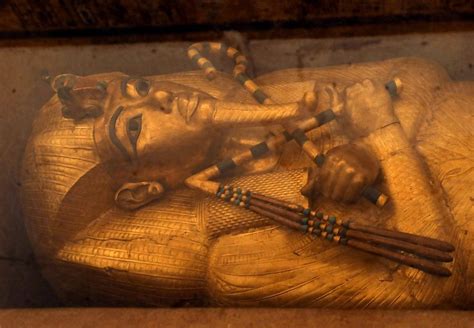 Howard Carter Stole Tutankhamuns Treasure New Evidence Suggests
