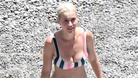 Katy Perry Wears A Striped Bikini At The Beach In Italy Bikini Katy Perry Just Jared