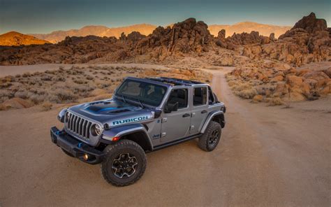 jeep wrangler xe hybrid suv electrifies   road icon slashgear
