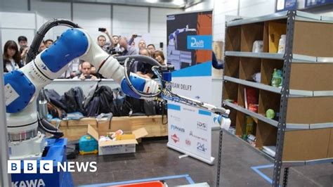Sucking Robot Arm Wins Amazon Picking Challenge Bbc News