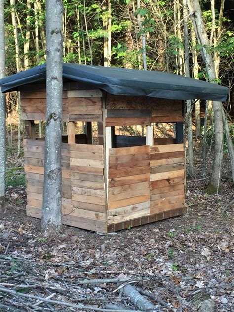 Pallet Board Hunting Blind With Old Hot Tub Cover Homemade Deer