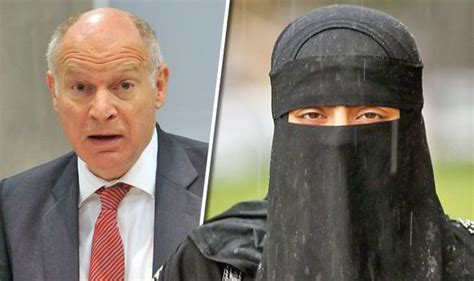 Top Judge Says Muslims Should Be Allowed To Wear Veil In Court Uk