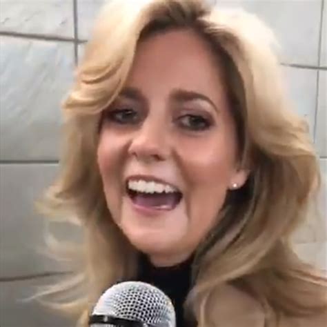 A Star Is Born Woman Goes Viral After Singing Shallow In Subway Station
