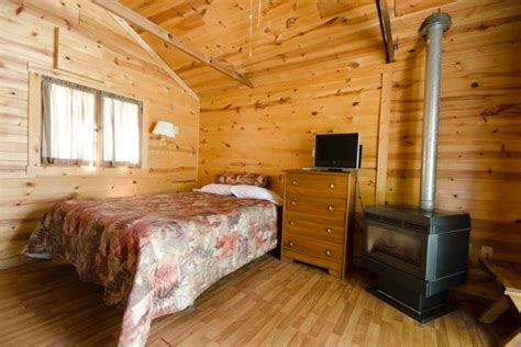 Complete your black hills lodging experience by joining us in our restaurant, where casual fine dining meets a cozy, rustic atmosphere. Book Frontier Cabin, Black Hills, South Dakota - All Cabins
