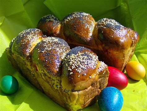 Urarea de paste fericit va fi auzita cu obsesie in urmatoarele zilecei care vor să le trimită. Bucatarim: Cozonaci:Paste Fericit!