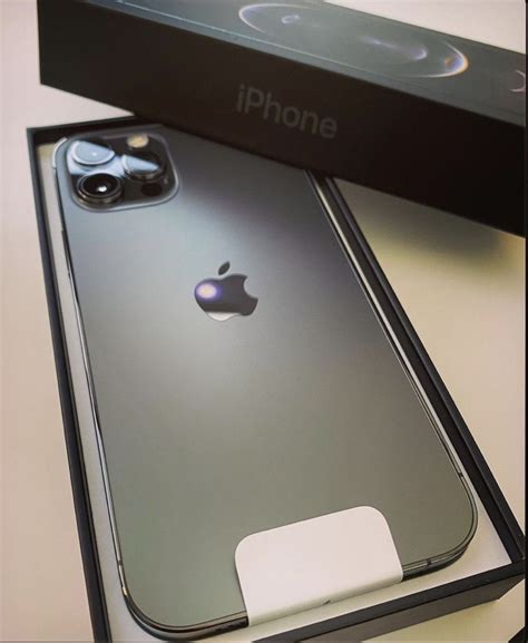 First iPhone 12 and 12 Pro Orders Arriving to Customers in New Zealand ...