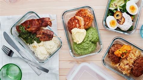 These easy clean eating lunch ideas are great for the office and can also be taken on the go! 7 Healthy Keto Lunch Ideas to Take to Work | Health Twig