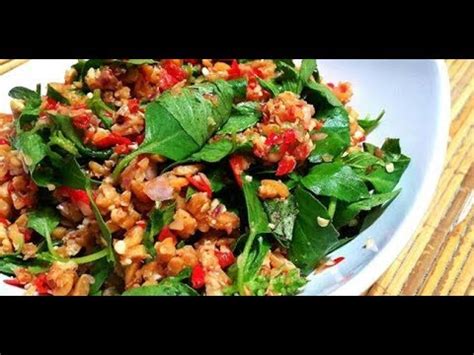.sambal daun kemangi, sambel kemangi, resep sambel kemangi, sambel kemangi mentah, cara membuat sambal terasi kemangi, resep olahan daun kemangi. Resep Tempe Penyet Sambal Kemangi - YouTube