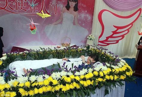 Fromyouflowers.com has been visited by 10k+ users in the past month Chinese student Zeng Jia hosts her own FUNERAL | Daily ...
