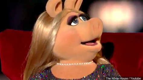 This Miss Piggy Makeup Collection Will Have You Saying Who Moi Kake