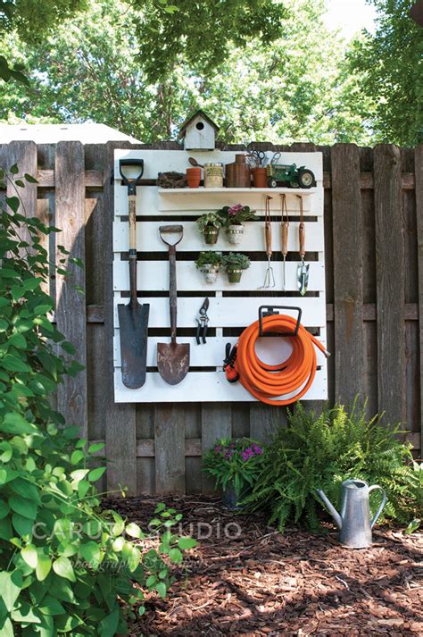 Shop boxes, not truck boxes. DIY Garden Ideas: An Easy Pallet Tool Station - Caruth Studio