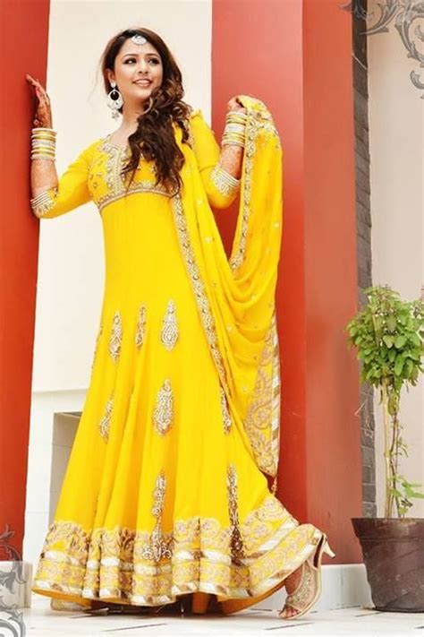 Beautiful Mehndi Dress Designs In 2020 With Images Mehndi Dress