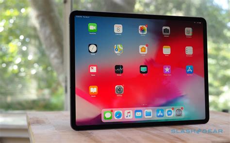 Watch the 12.9-inch iPad Pro teardown reveal Apple's secrets - SlashGear