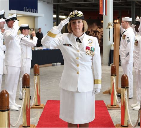 Pin By Dawn On Military Women Us Navy Women Women In Uniform Women