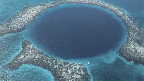 Bodies Of Divers Found At The Bottom Of Belizes Great Blue Hole