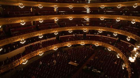El Liceu De Barcelona Suspende La Traviata Y No Contempla Seguir Con