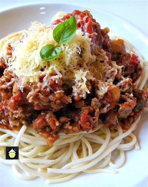 Simple Spaghetti Bolognese | Lovefoodies