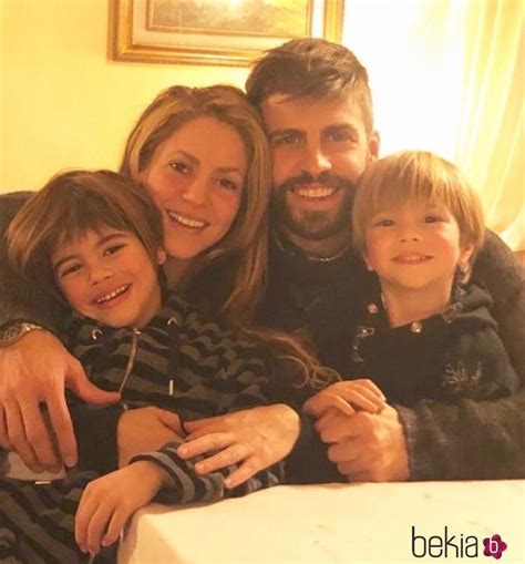 Shakira Y Piqué Con Sus Hijos En Navidad Foto En Bekia Actualidad