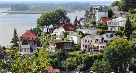 Ausserdem schemckt das vegetarische menü beim asia haus sehr gut. Blankenese, Hamburg Guide | Fodor's Travel