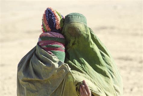 Afghan Refugees In Pakistani Border Town An Afghan Woman A Flickr