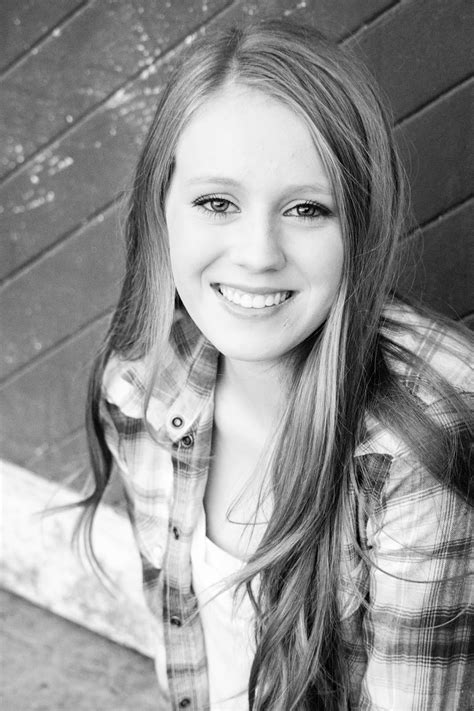 kaylee curtis high school senior class of 2017 [tacoma senior photographer] kelsey darcy photo