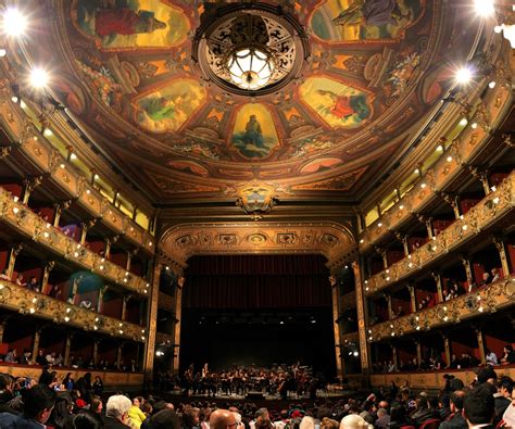 el teatro colón destaca entre los escenarios culturales más imponentes del mundo