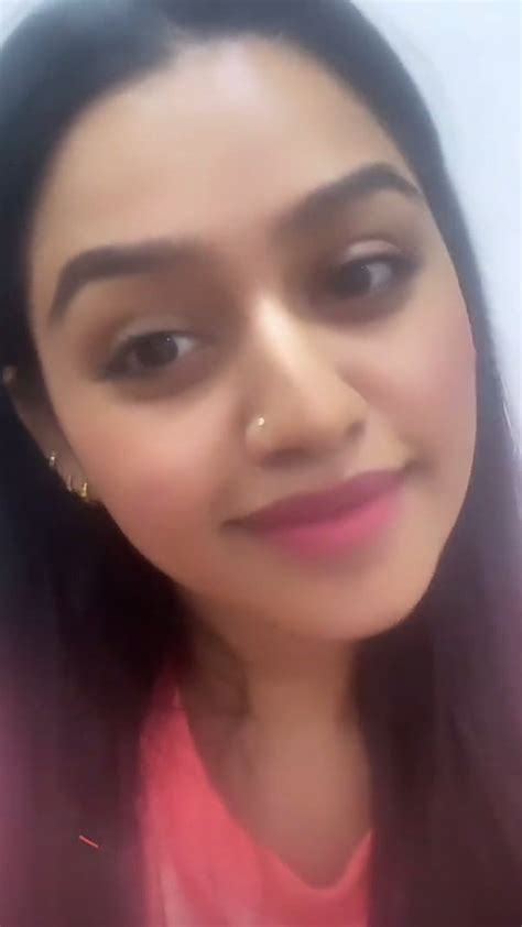 sidhu ganesh on twitter serial actress gayathri hot face lips and expression close up shots