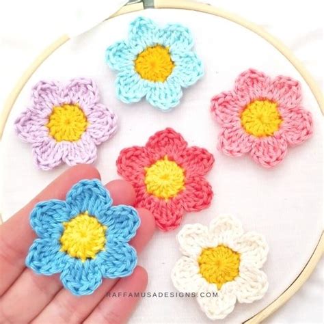 Easy 6 Petal Flower Crochet Applique Raffamusadesigns