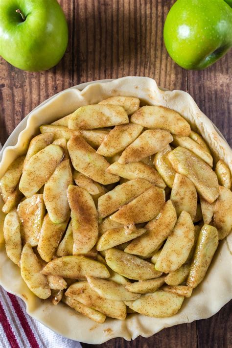 Pecan Praline Apple Pie