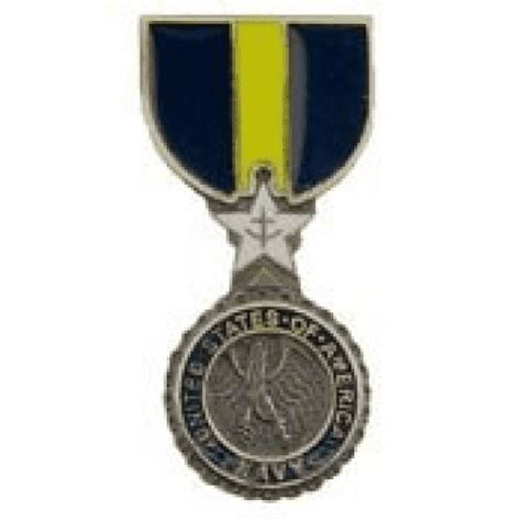 Us Armed Forces Award Medal Pin Usn Navy Distinguished Service Medal