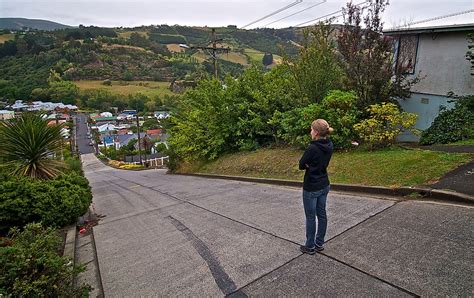 Baldwin Street New Zealand The Steepest Residential Street In The