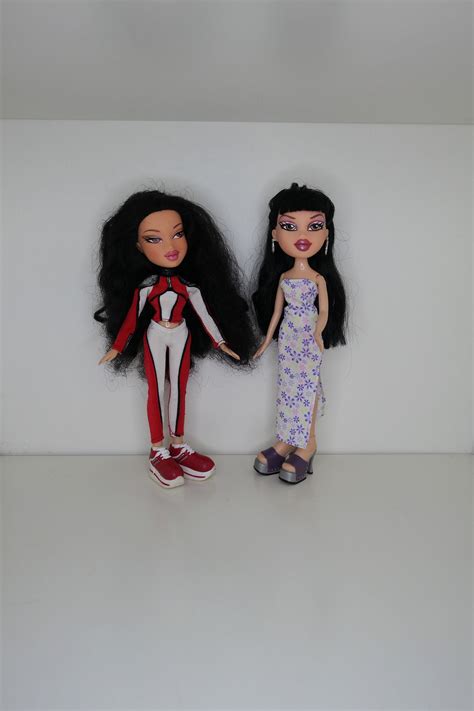 Bratz Genie Magic Jade Doll 2 Outfits Both Shoes Bare Feet Jewelry