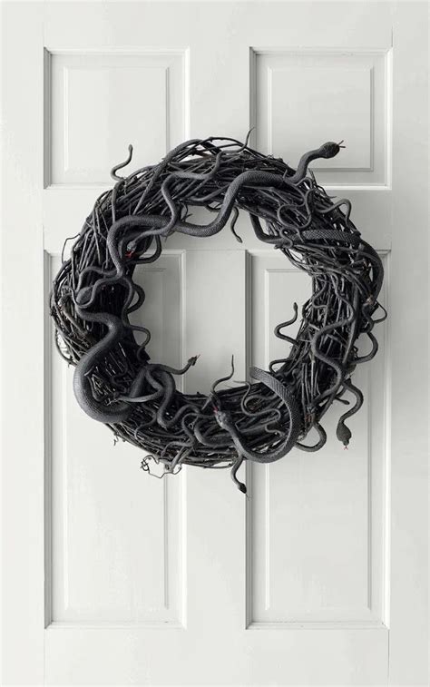 Diy Spooky Martha Stewart Snake Wreath And A Winner Flax And Twine