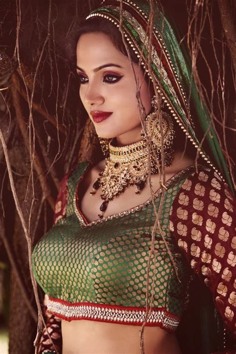 Hot Bhabhi Anjali Sexy Photoshoot Stills In Bra Boobies Inner Thighs