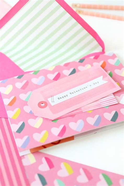 That maybe the first word when we see this lovely desi. Easy DIY Pop-Up Valentine's Day Cards | Damask Love