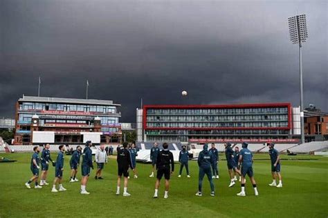 Eng Vs Aus Day 2 Weather Forecast And Pitch Report Of Emirates Old