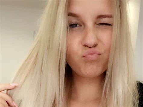Facebook gives people the power to share and makes the. Von wegen Naturmähne: YouTube-Star Dagi Bee trägt ...