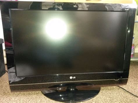 LG 32LG7000 FULL HD 32 LCD TV 1080P FREEVIEW NICE CONDITION 32 INCH