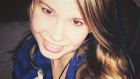 Bindi Irwin Has Gone Back On Her Anti Makeup Stance And She Must Not