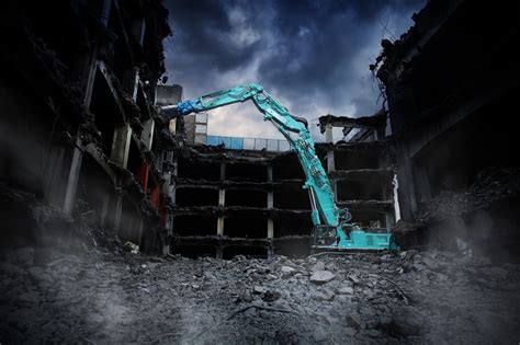 Larger Tools Higher Reach Rebuilding The Future With The Kobelco