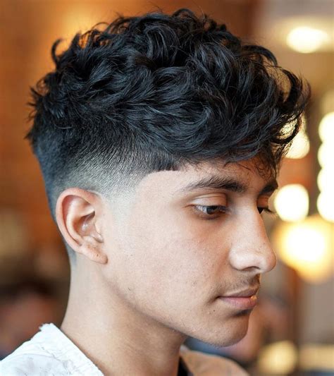 Medium long hairstyles for men are also quite fitting if you have curly hair. 21+ Most Trending Medium Length Hairstyles for Men - Sensod