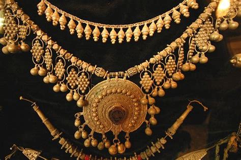 Saudi Arabia Rijal Al Maa Middle Eastern Jewelry Fancy Jewellery Pinterest Jewelry