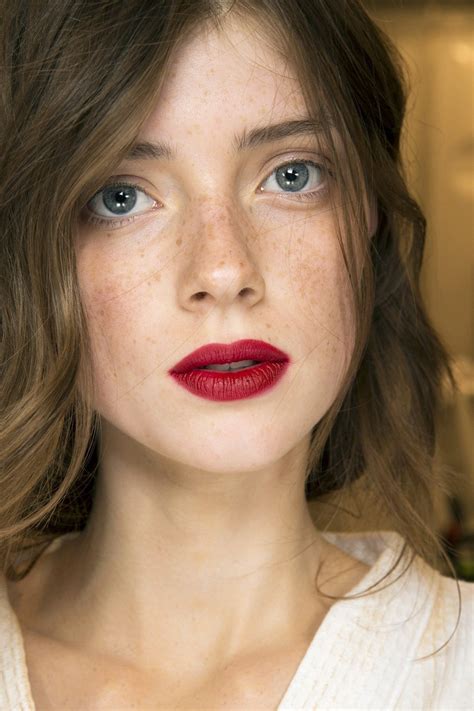 16 Photos That Prove Women With Freckles Are Beautiful