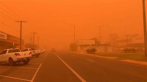 Sky Over Mildura Turns Red As Apocalyptic Dust Storm Engulfs Northwest