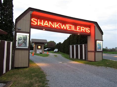 Vineland avenue, city of industry, ca 91746. Drive-In Movie Theaters Worth the Trek, Because Today ...