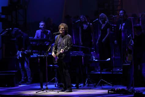The Timelessness Of Jeff Lynnes Elo Showcased At The Hollywood Bowl