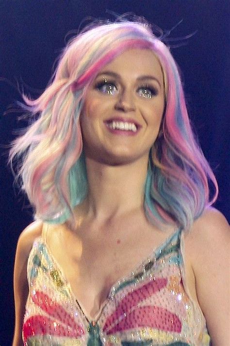 Katy Perrys Hairstyles And Hair Colors Steal Her Style