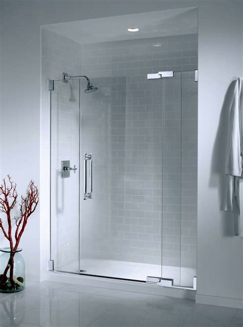 17 Streamlined Modern Glass Shower Designs