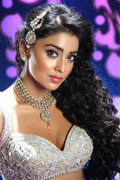 Indian Celebrity Sexy Girls Shreya Saran Item Song Stills