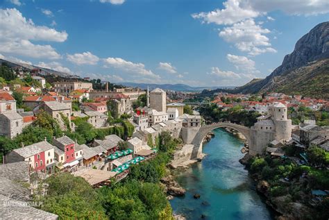 Rzeka Most Miasto Starówka Mostar Bośnia I Hercegowina Niebo Chmury